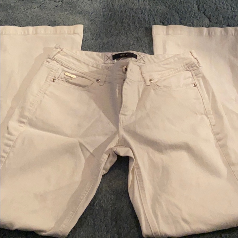 Nior Women’s flare white jeans. WHBM